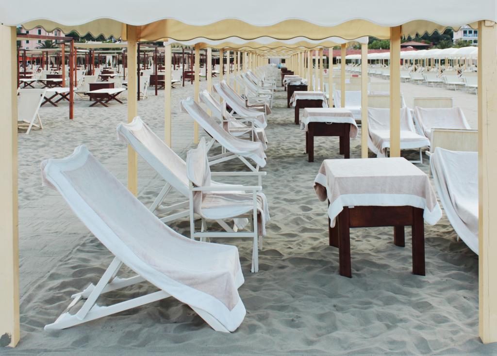 Hotel La Pigna Марина-ді-П'єтразанта Номер фото